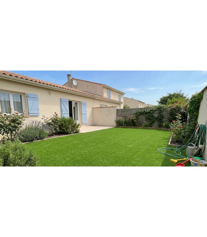 Gazon synthétique 43mm - WEMBLEY - à la coupe sur mesure - 100% recyclable - Largeur 4 mètres